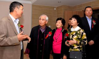 上士闻道,勤而行之;中士闻道,若存若亡;下士闻道,大笑之,不笑不足以为道.出自哪里 上士闻道勤而行之